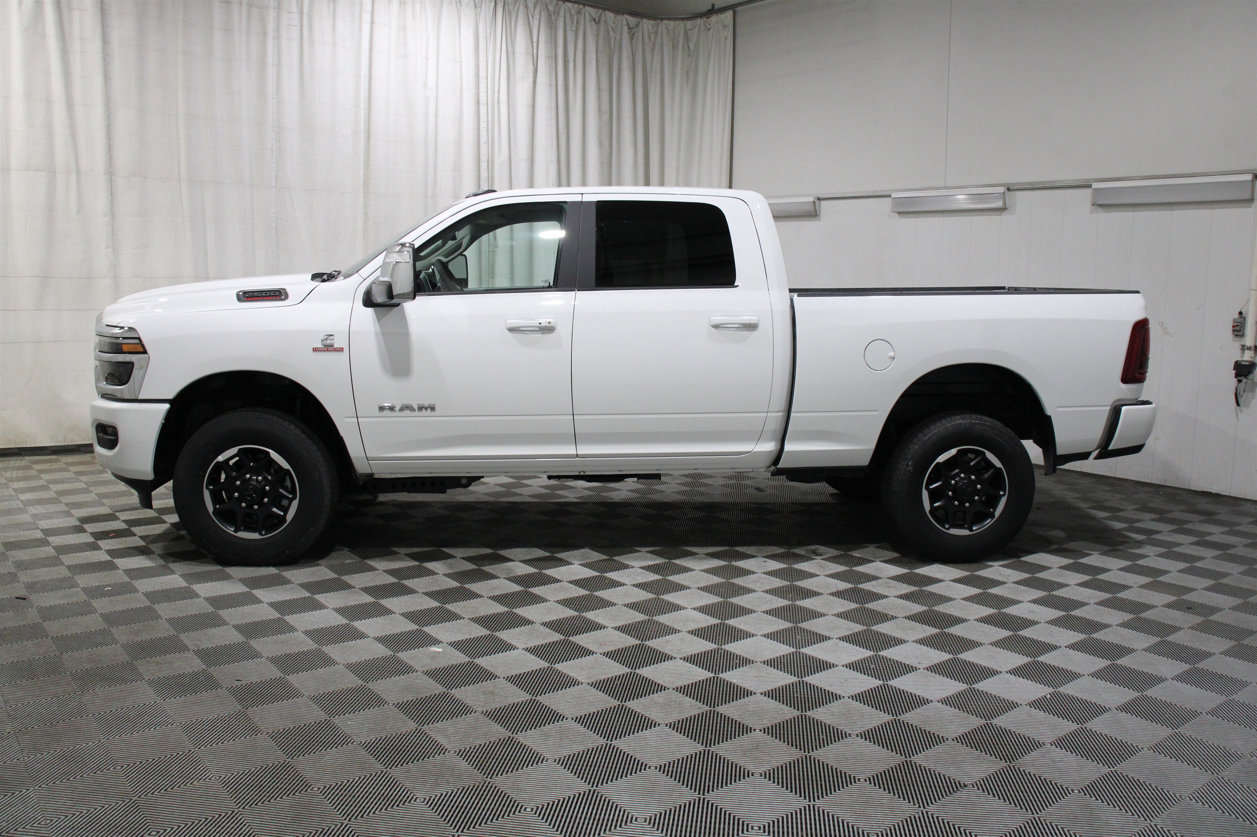 New 2025 RAM 2500 Laramie image 39