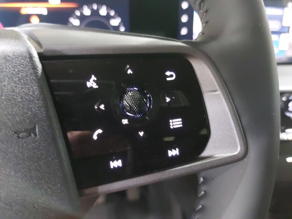 Certified 2025 Nissan Murano SV w/ Cargo Package AWD/4WD image 18