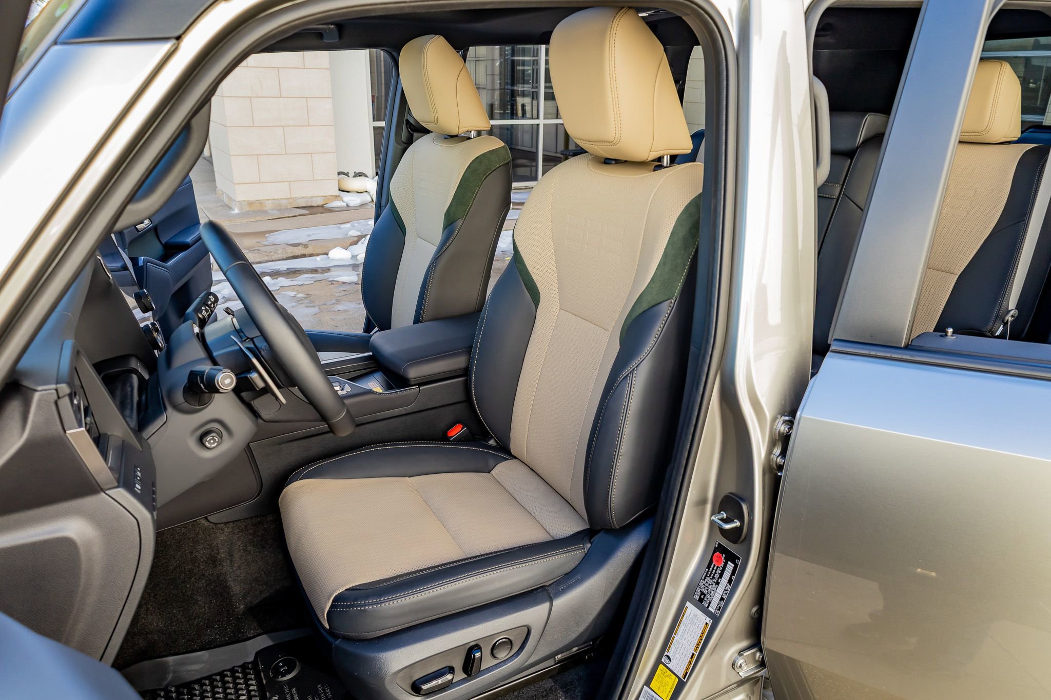 Used 2025 Lexus GX 550 550 Overtrail image 28