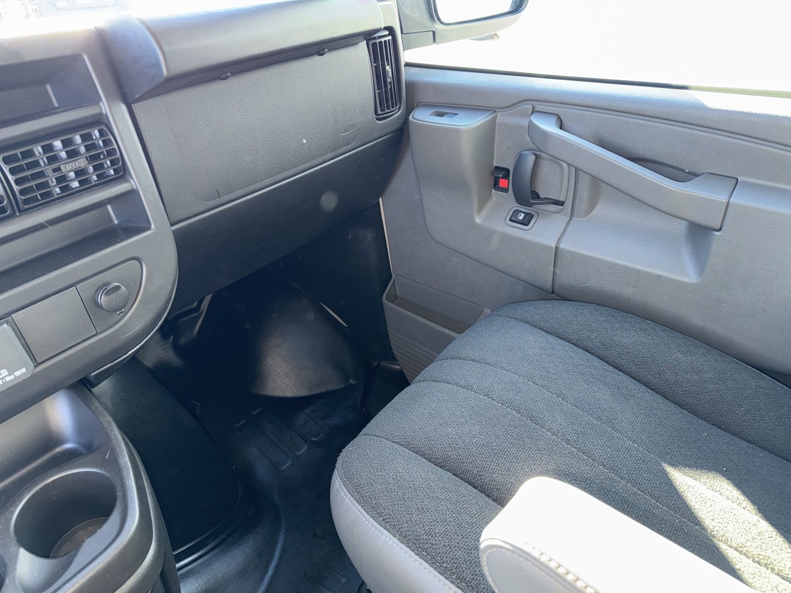 Used 2024 GMC Savana 2500 w/ Driver Convenience Package image 23