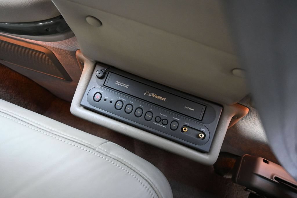 Used 2006 Ford E-150 and Econoline 150 RWD image 9