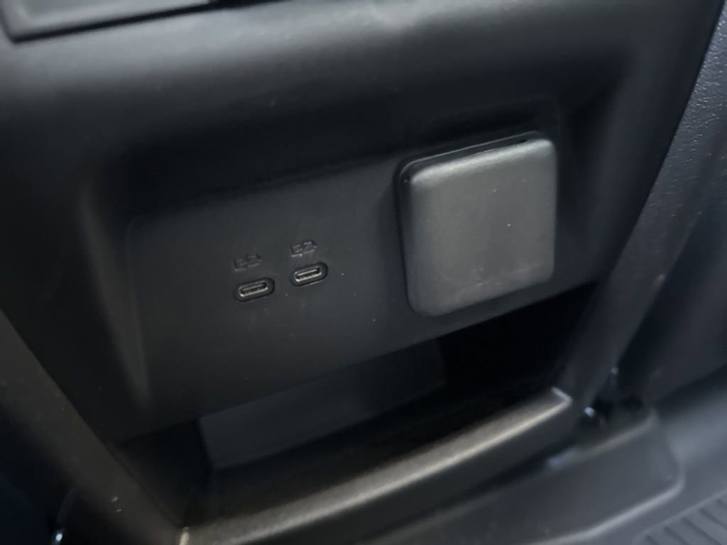 Used 2026 Chevrolet Traverse LT w/ Midnight/Sport Edition image 34