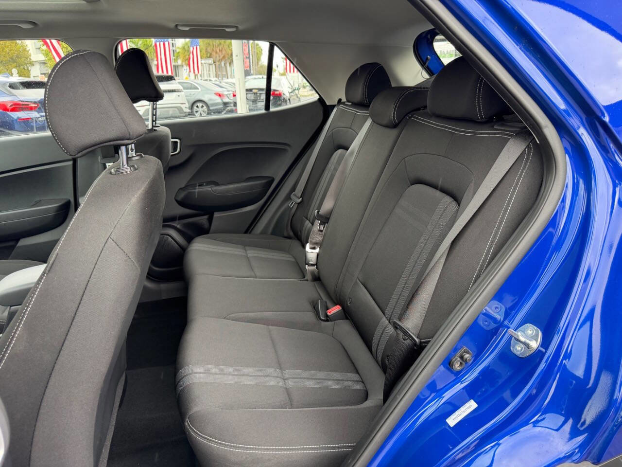 Used 2025 Hyundai Venue SEL FWD image 17