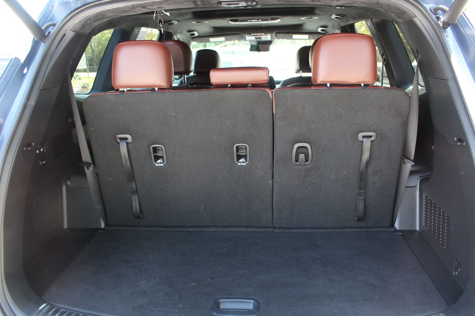 Certified 2024 Kia Telluride SX Prestige w/ Towing Package image 9