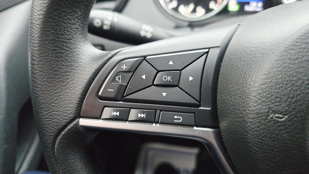 Used 2018 Nissan Rogue SV image 24
