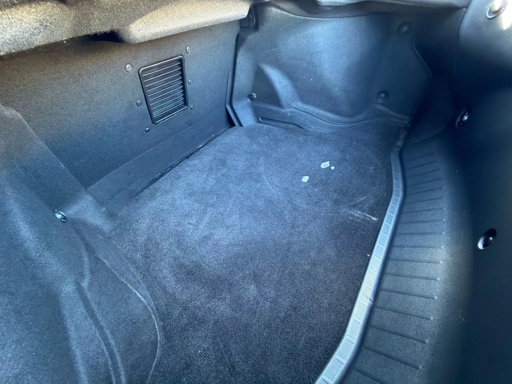 Used 2019 Nissan GT-R Premium w/ Premium Interior Package image 12