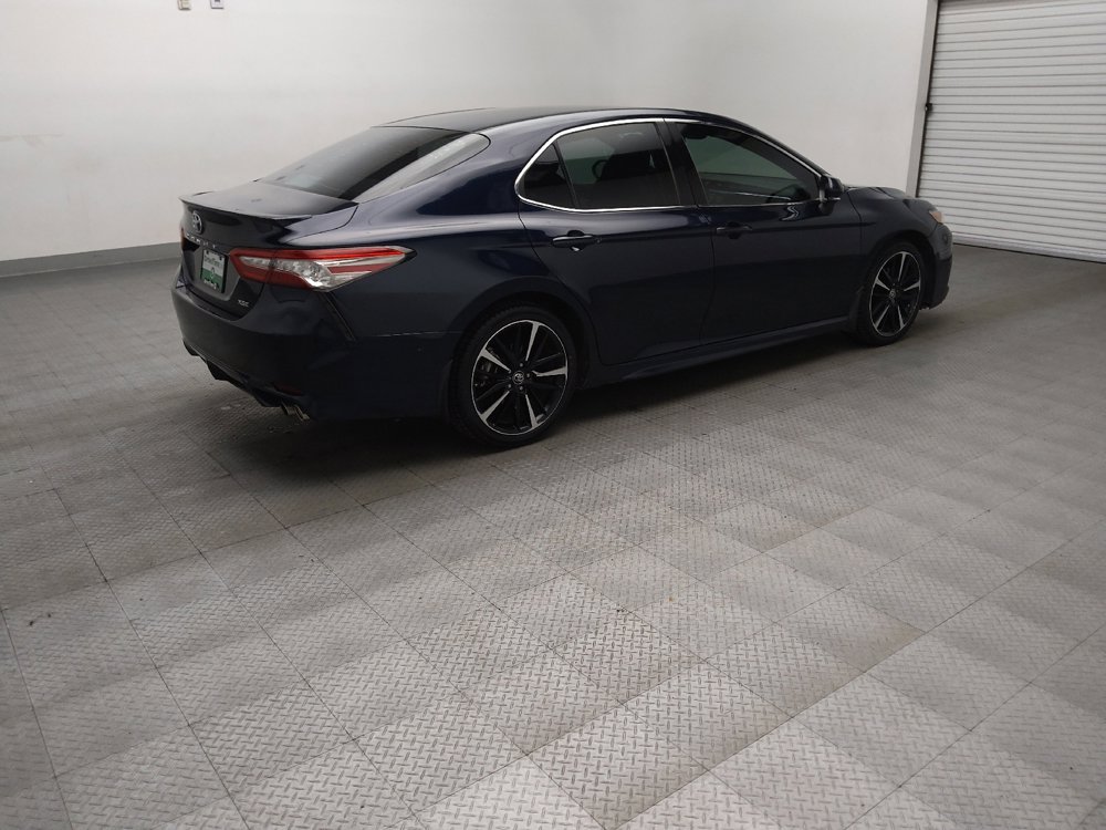 Used 2018 Toyota Camry XSE FWD image 11