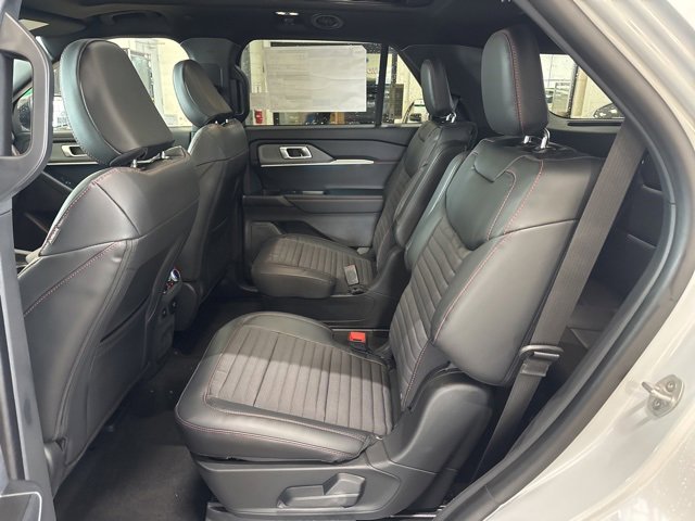 New 2026 Ford Explorer ST-Line w/ ST-Line Street Pack image 10