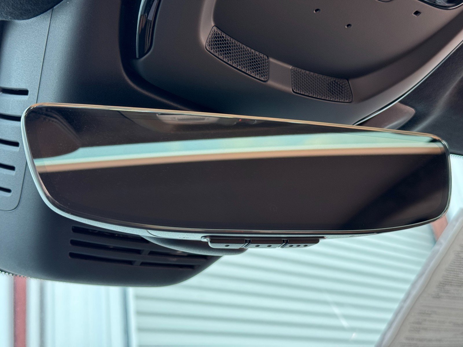 Used 2024 Volvo XC90 T8 Ultimate w/ Lounge Package image 31