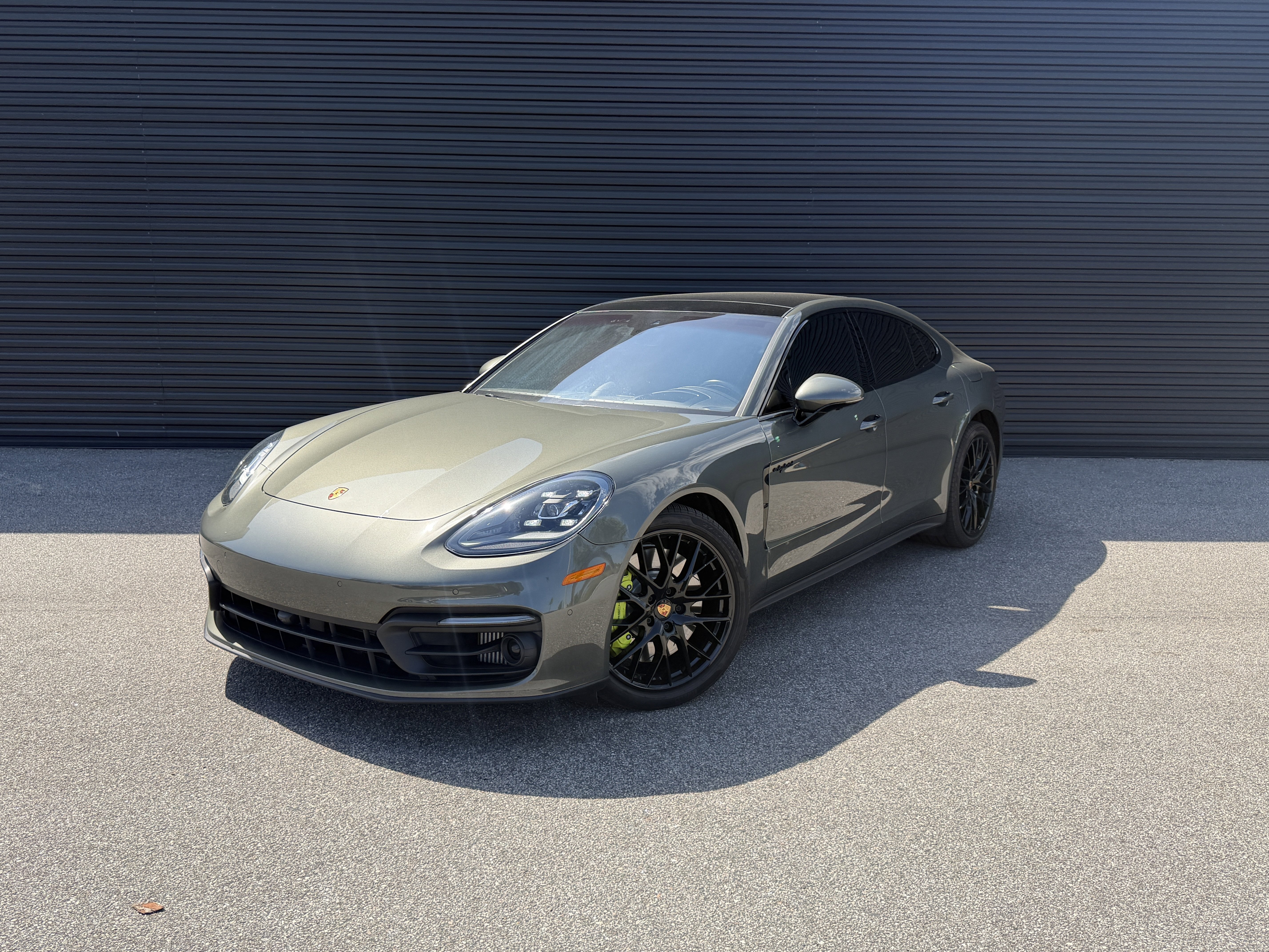 Certified 2022 Porsche Panamera 4S image 1