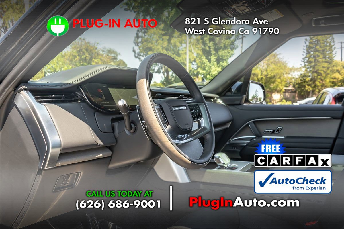 Used 2025 Land Rover Range Rover SV image 8