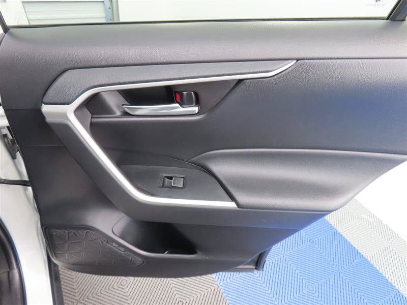 Used 2022 Toyota RAV4 XLE FWD image 28