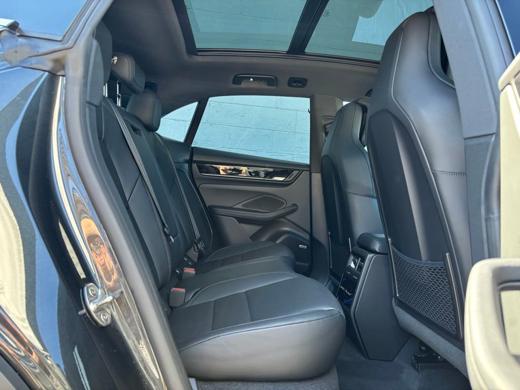 New 2026 Porsche Macan 4 Electric image 17