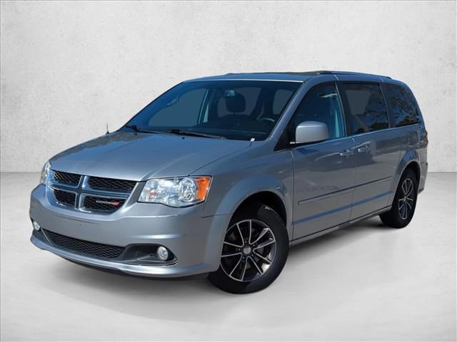 Used 2017 Dodge Grand Caravan SXT image 1