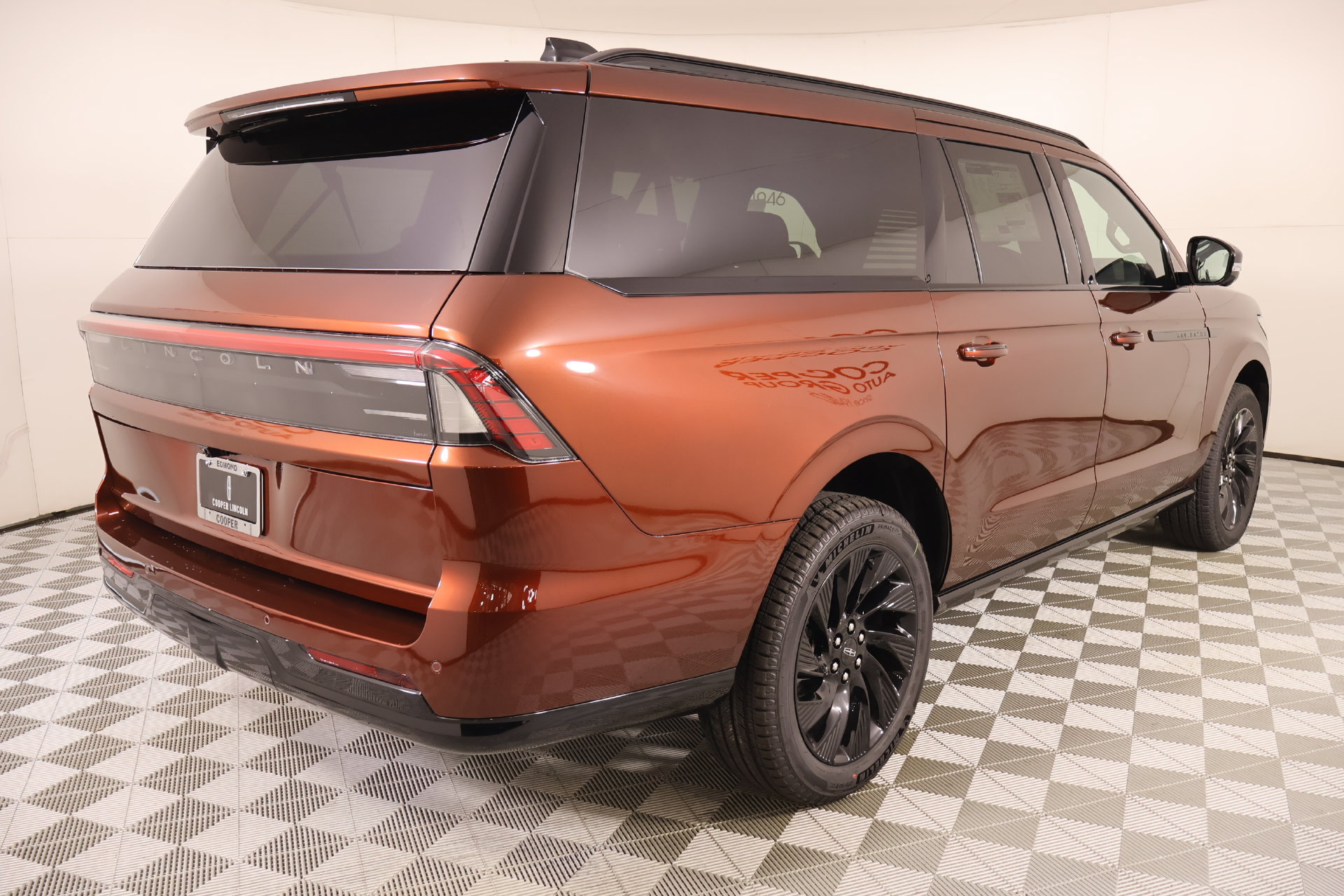New 2027 Lincoln Navigator L Reserve w/ Jet Appearance Package AWD/4WD image 23