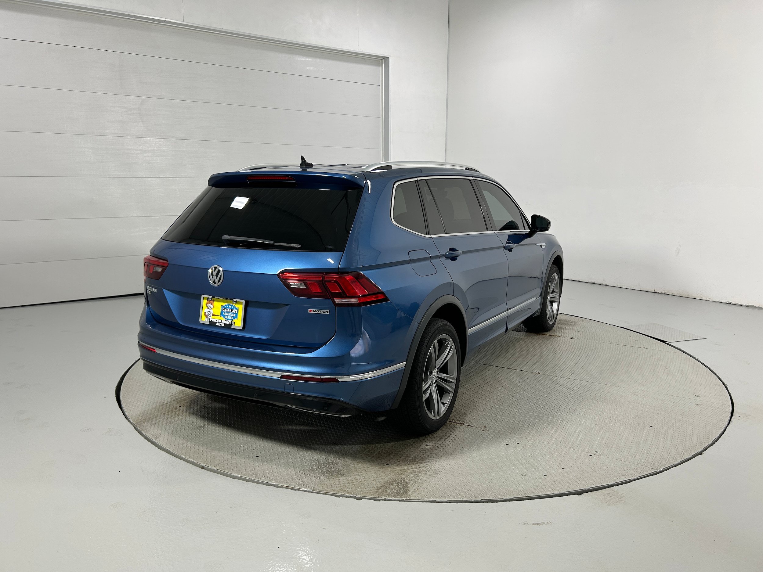 Used 2019 Volkswagen Tiguan SEL R-Line AWD/4WD image 36