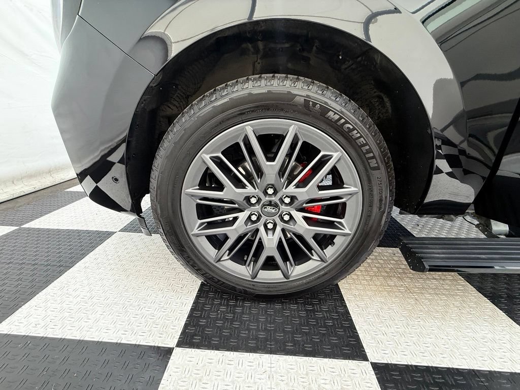 Certified 2025 Ford Expedition Max Platinum w/ Stealth Performance Package AWD/4WD image 16