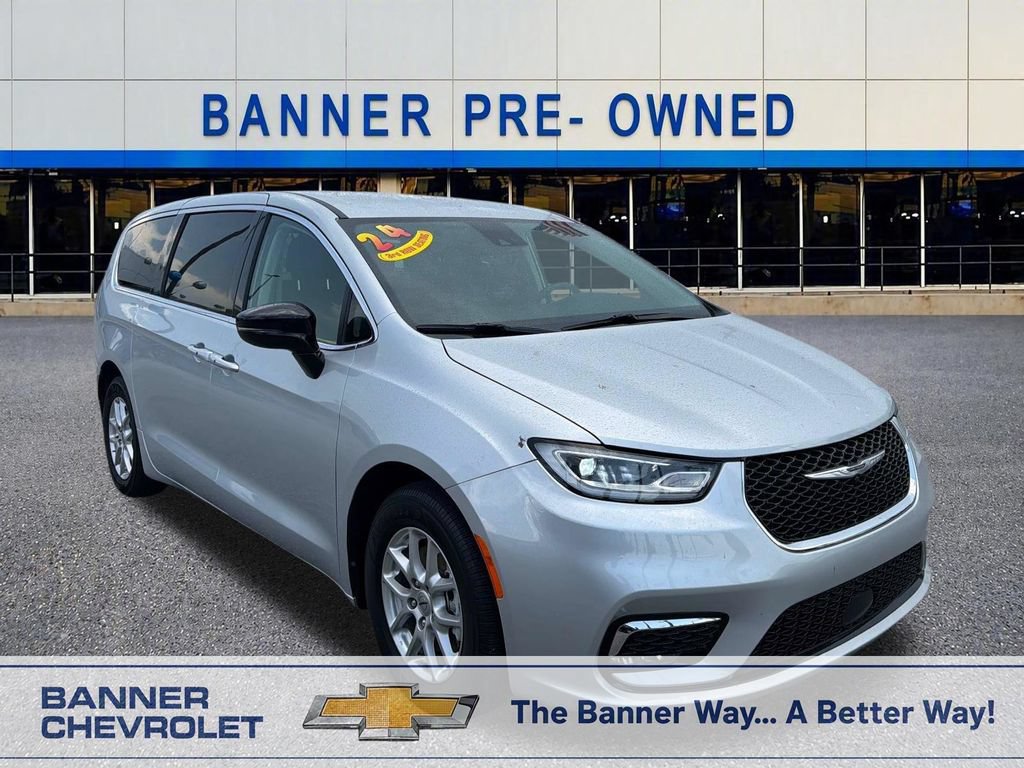 Used 2024 Chrysler Pacifica Touring-L