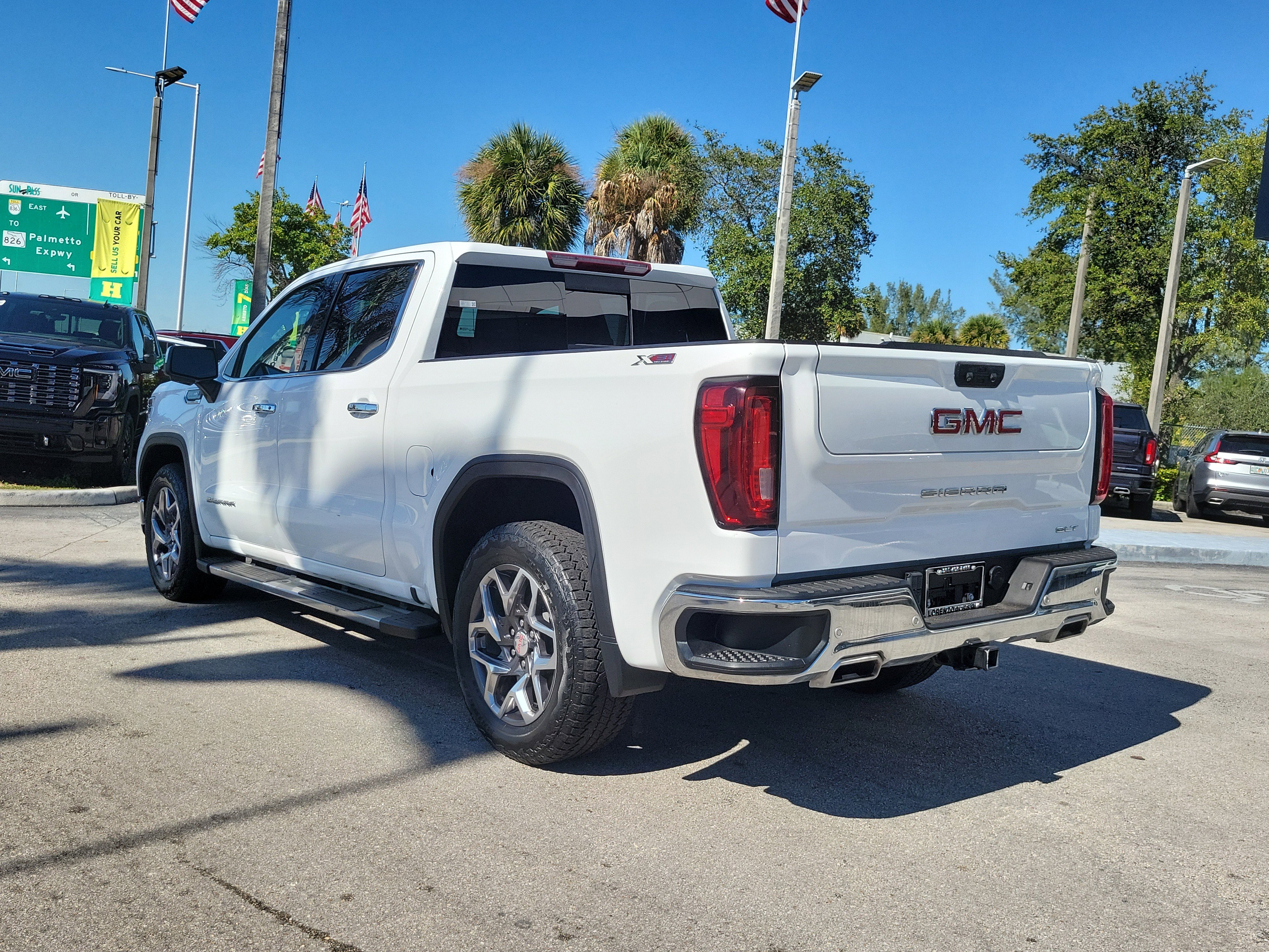 Used 2022 GMC Sierra 1500 SLT w/ SLT Premium Plus Package image 7