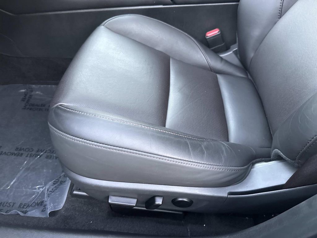 Certified 2025 MAZDA MAZDA3 2.5 Turbo Sedan w/Premium Plus image 28