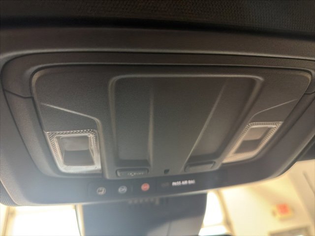 Used 2024 GMC Sierra 2500 AT4 image 15