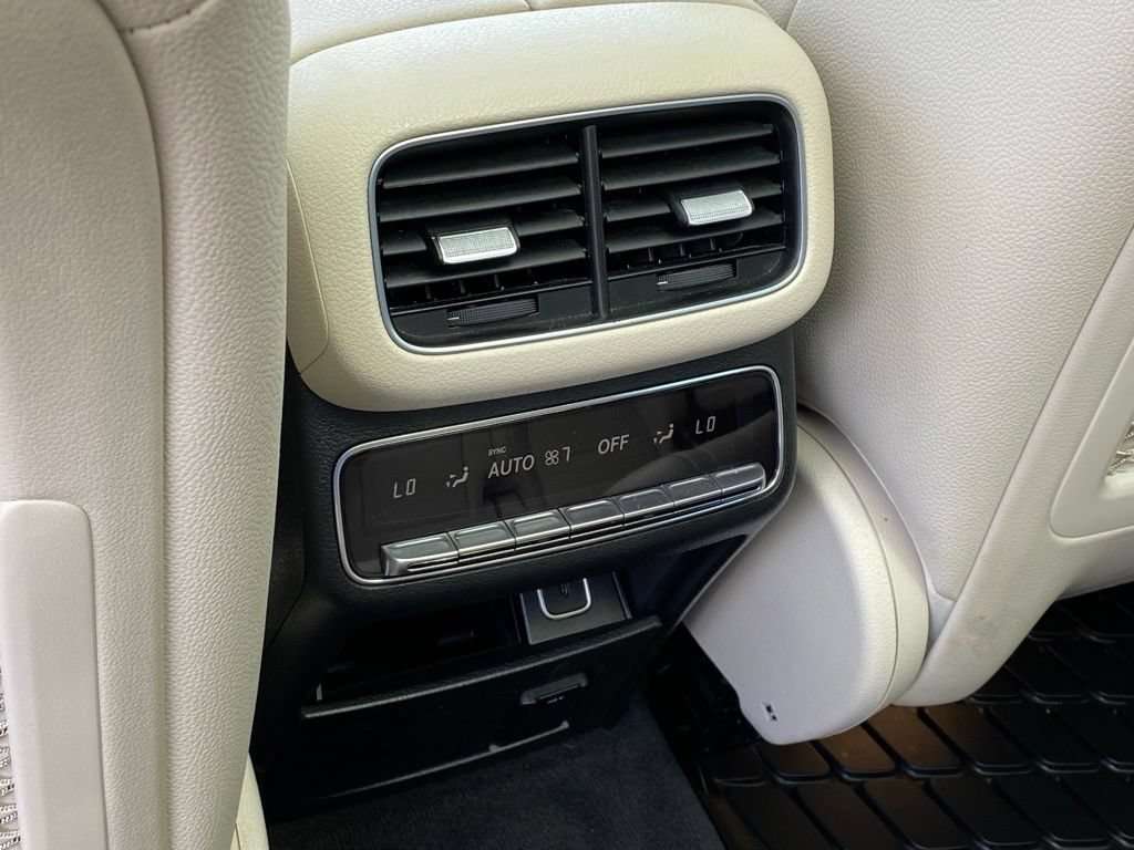 Used 2021 Mercedes-Benz GLS 450 4MATIC image 32