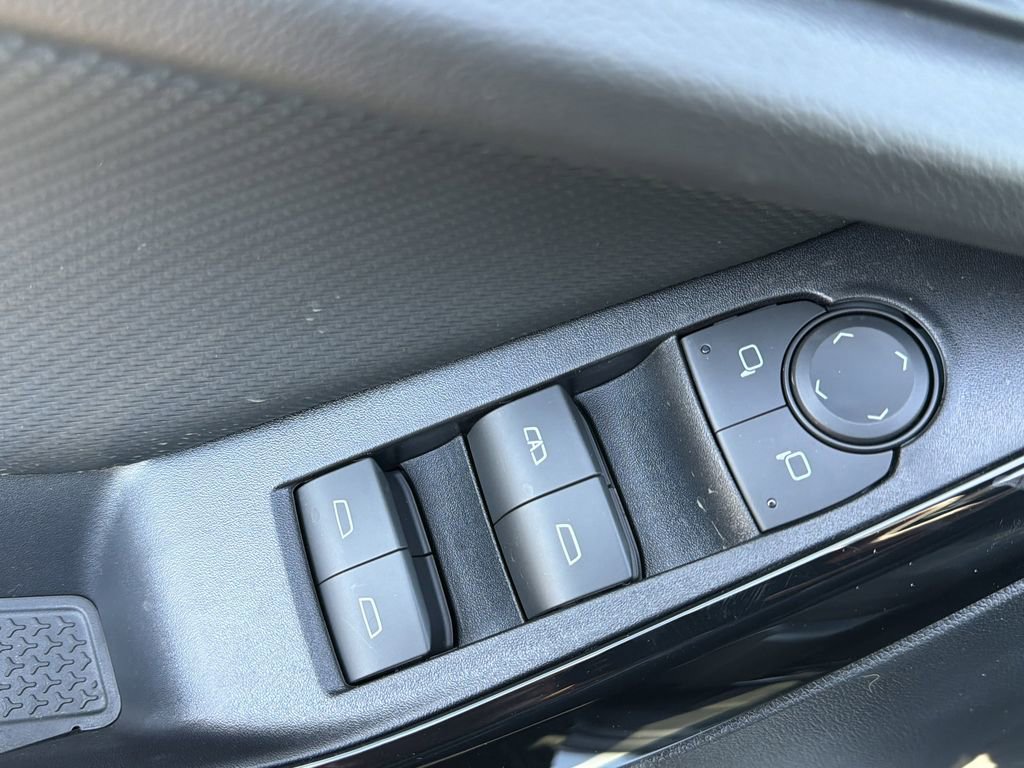 New 2026 Chevrolet Equinox LT image 15