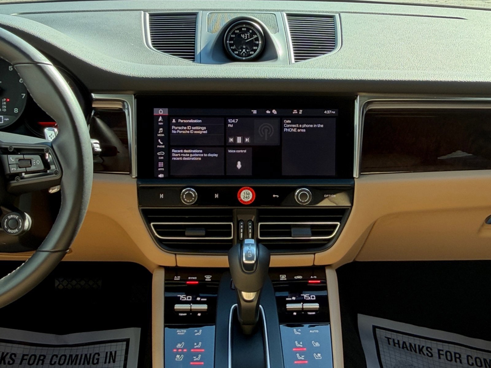 Certified 2025 Porsche Macan AWD/4WD image 15
