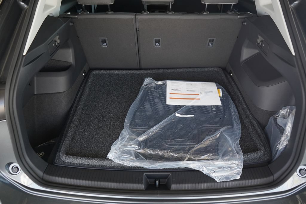 New 2026 Volkswagen Tiguan S FWD image 12