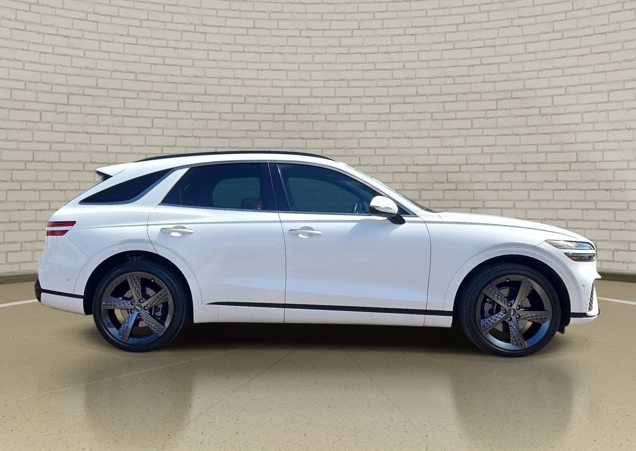 Used 2022 Genesis GV70 2.5T w/ Sport Prestige Package AWD/4WD image 4