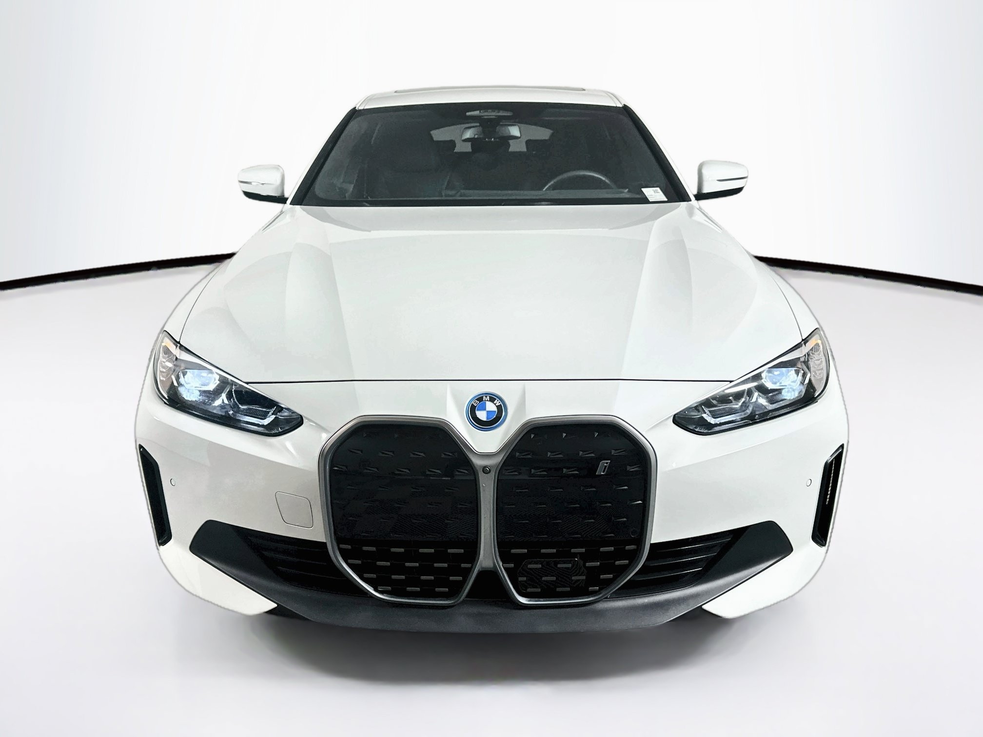 Used 2023 BMW i4 eDrive35 RWD image 2