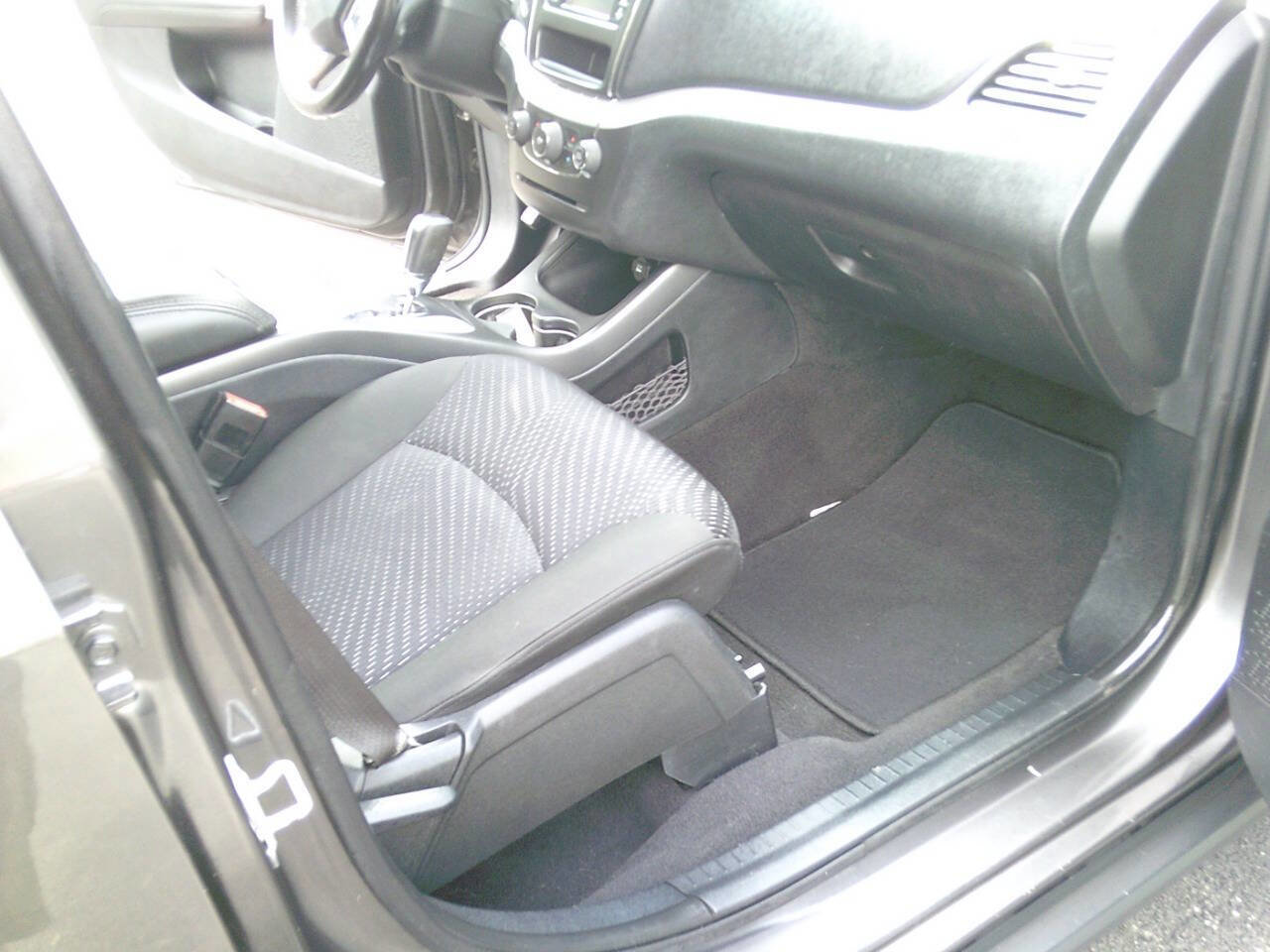 Used 2019 Dodge Journey SE w/ Connectivity Group image 19
