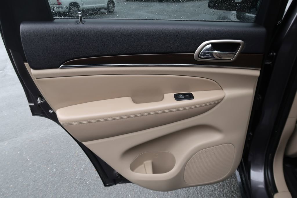 Used 2016 Jeep Grand Cherokee Limited image 31