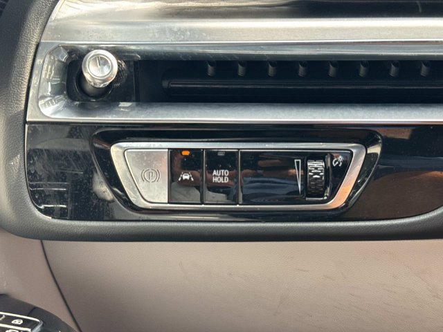 Used 2024 Cadillac Lyriq Luxury AWD/4WD image 19