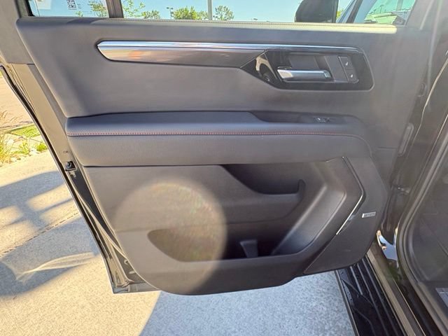 Used 2025 Chevrolet Suburban RST w/ Comfort Package AWD/4WD image 23