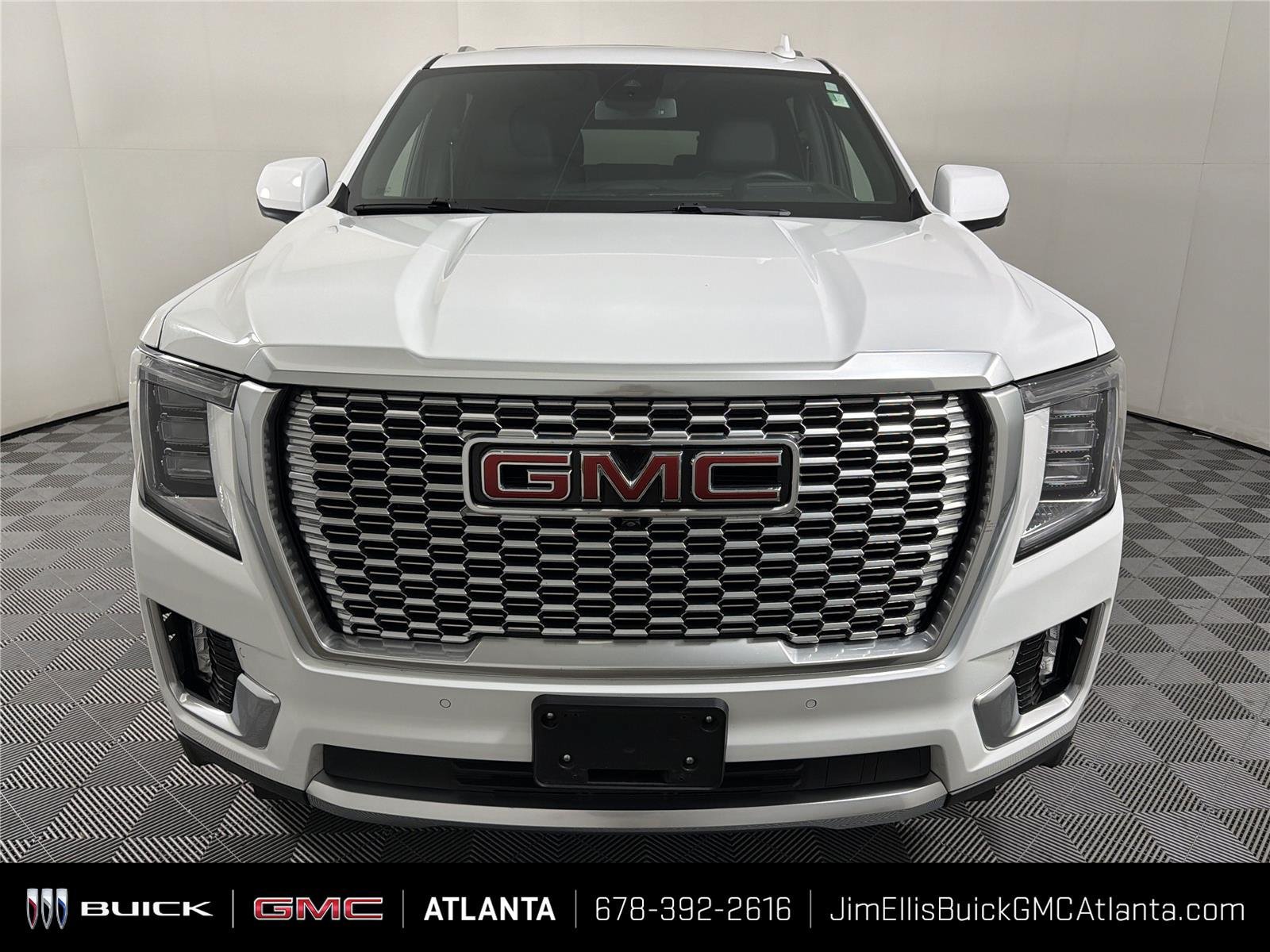 Used 2024 GMC Yukon XL Denali RWD image 2