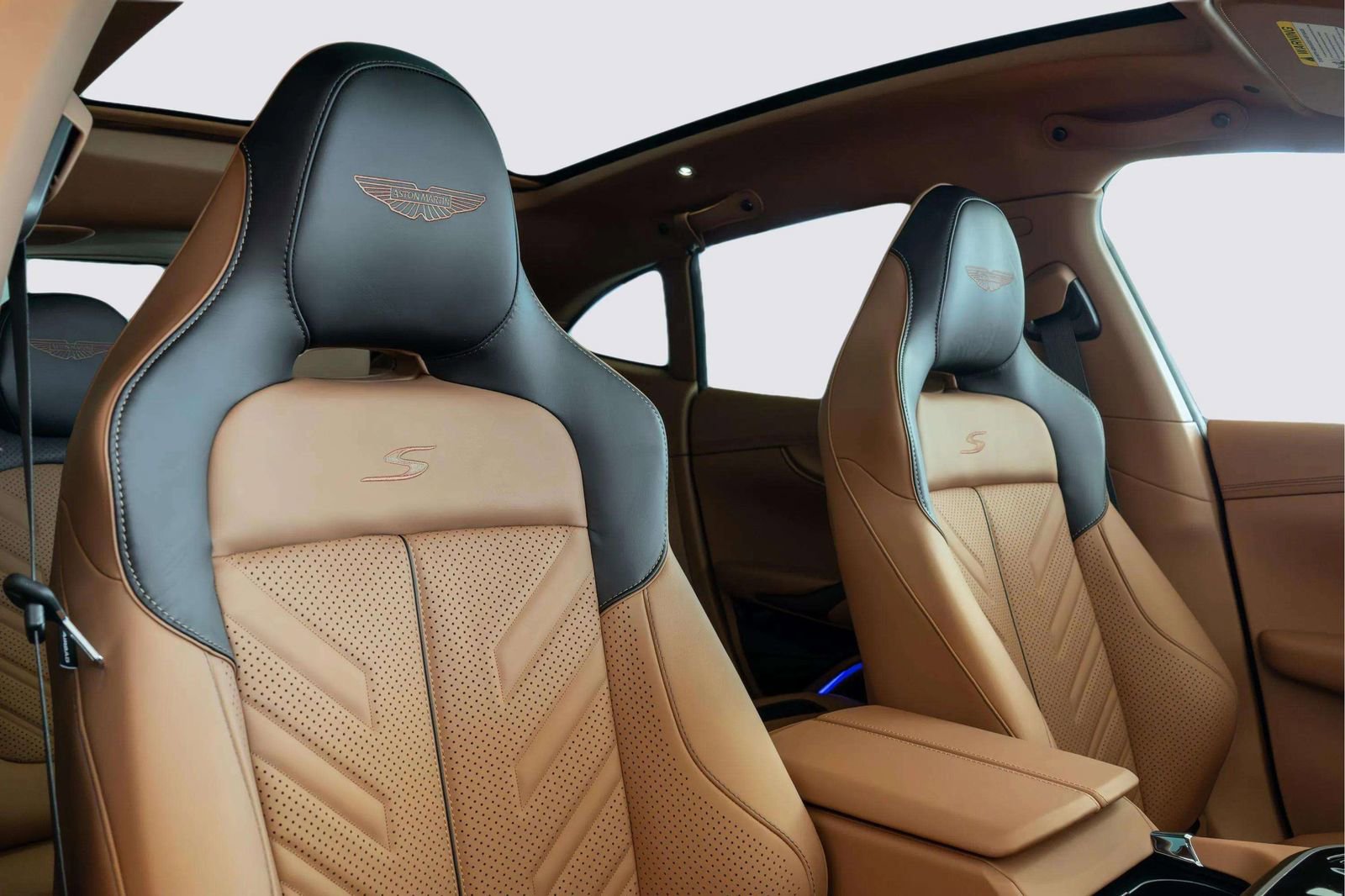 New 2026 Aston Martin DBX S AWD/4WD image 17
