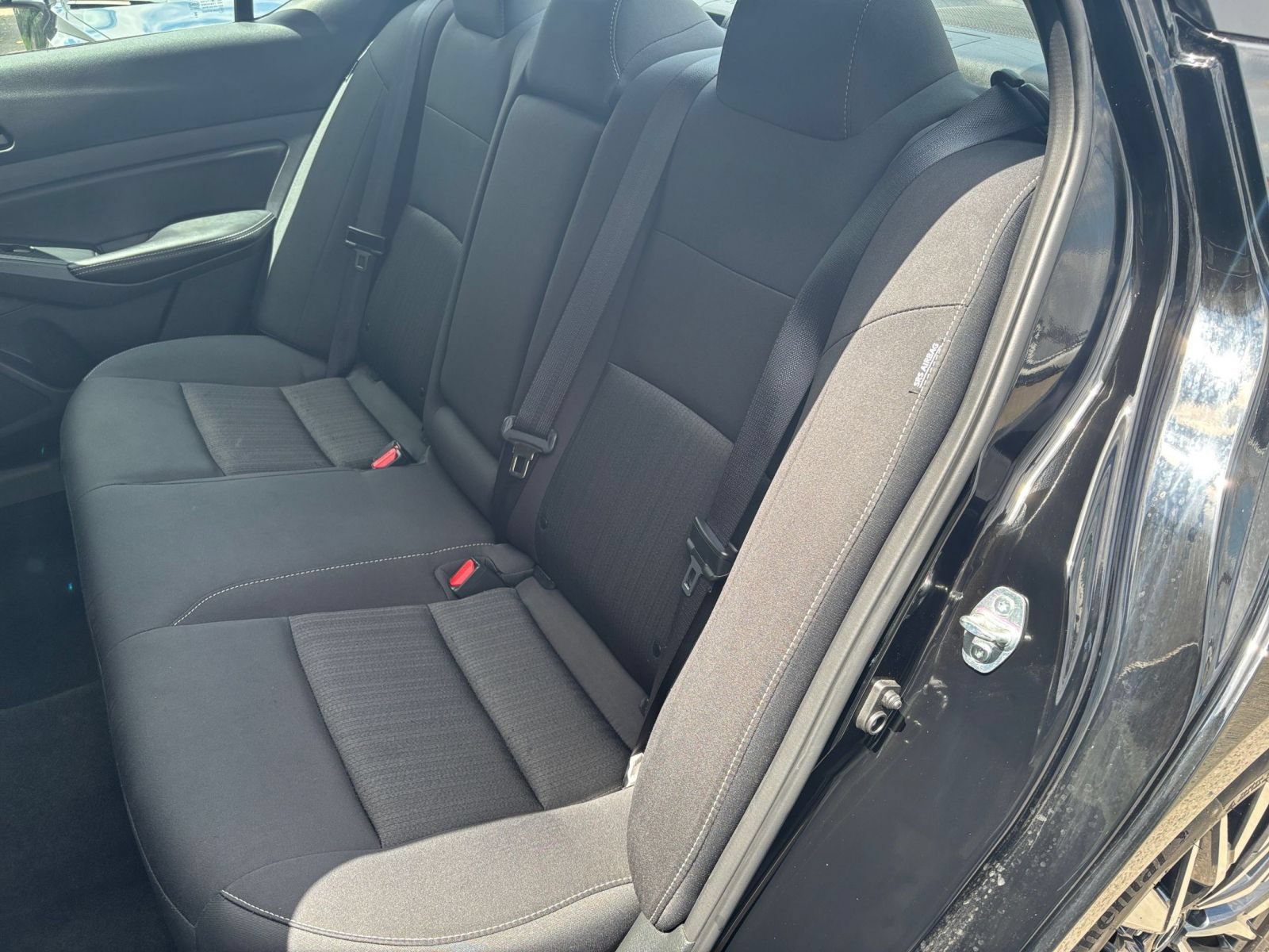 Used 2025 Nissan Altima 2.5 SV FWD image 38