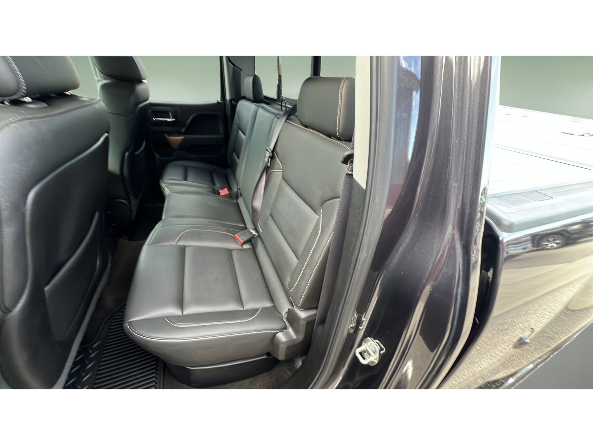 Used 2015 Chevrolet Silverado 1500 LTZ w/ LTZ Plus Package AWD/4WD image 28