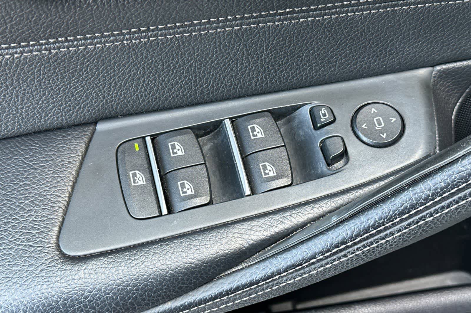Used 2017 BMW 540i RWD image 14