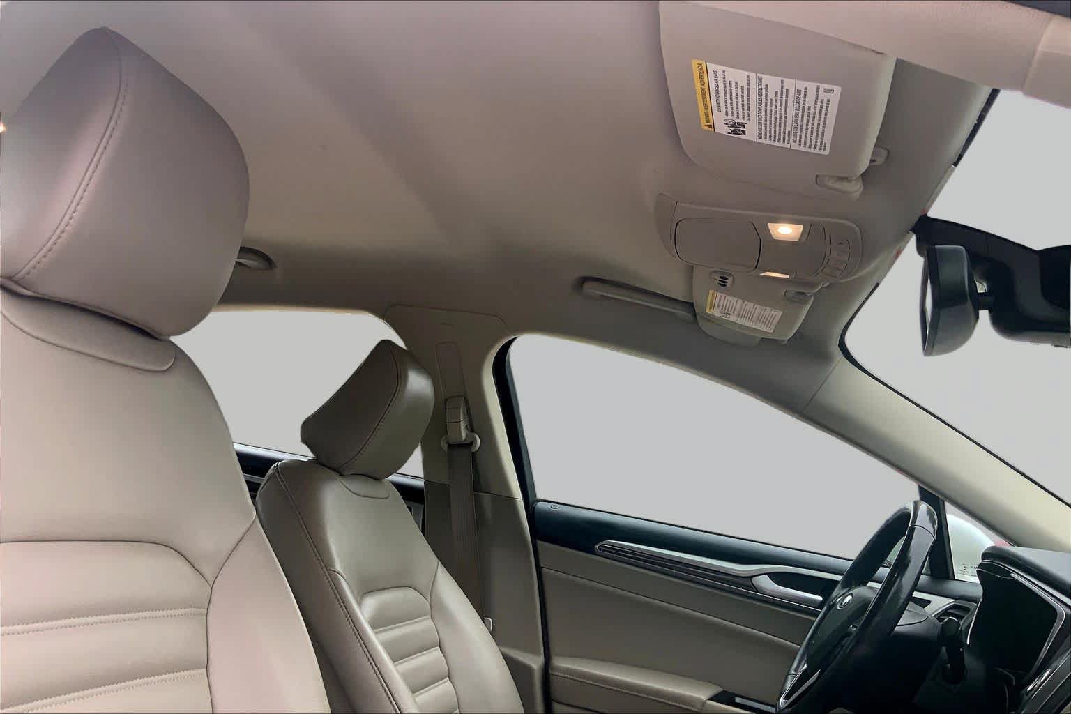 Used 2020 Ford Fusion SEL FWD image 14