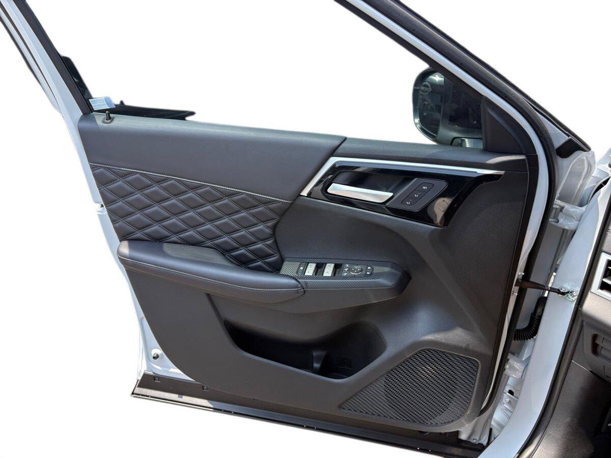 New 2026 Nissan Rogue Platinum AWD/4WD image 17