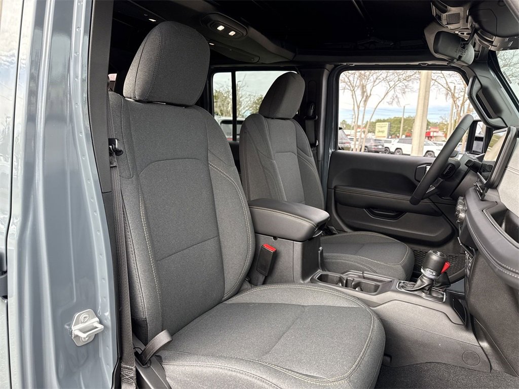 Used 2024 Jeep Wrangler Sahara image 27