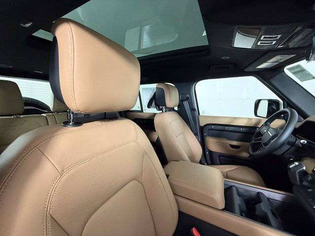 New 2026 Land Rover Defender 110 X-Dynamic SE AWD/4WD image 30
