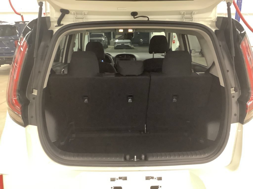 Used 2023 Kia Soul LX FWD image 22