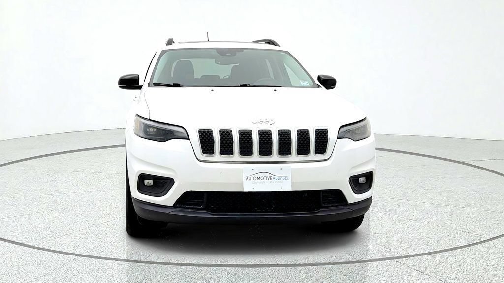 Used 2022 Jeep Cherokee Latitude Lux w/ Sun & Sound Group AWD/4WD image 2