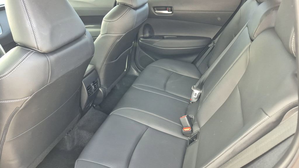 Used 2024 Toyota Corolla Cross XLE w/ Convenience Package image 11