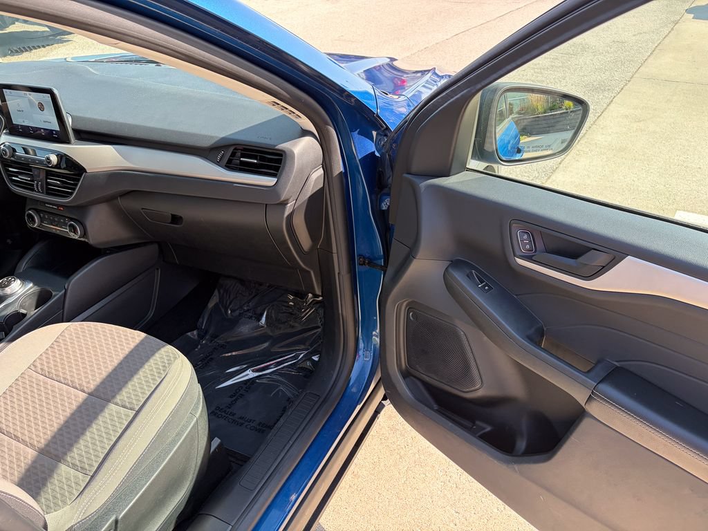 Certified 2022 Ford Escape SE AWD/4WD image 17