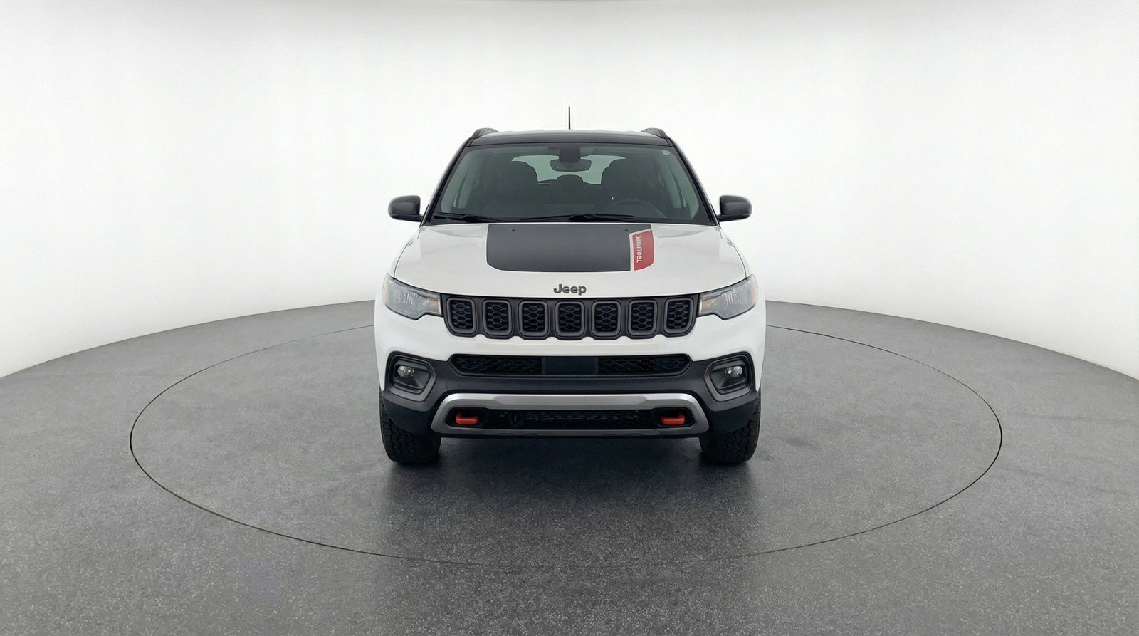 Used 2025 Jeep Compass Trailhawk image 2