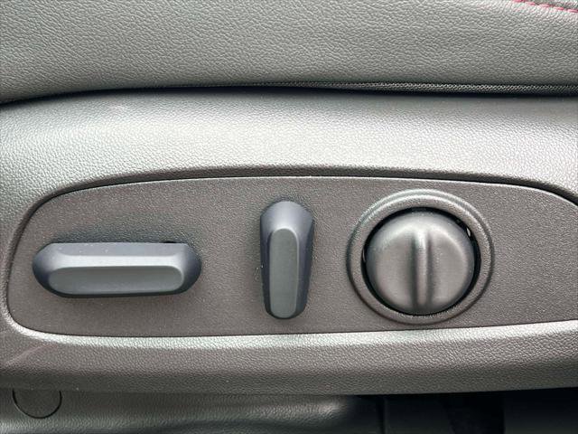 Used 2025 Chevrolet TrailBlazer RS w/ Driver Confidence Package image 17